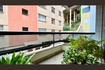 Apartamento à venda com 240m², 4 quartos e 3 vagas Apartamento à venda com 240m², 4 quartos e 3 vagasVaranda da Sala