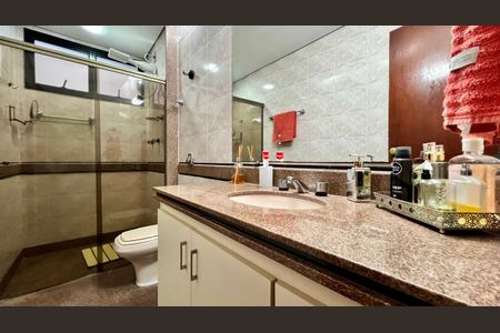 Apartamento à venda com 240m², 4 quartos e 3 vagas Apartamento à venda com 240m², 4 quartos e 3 vagasBanheiro