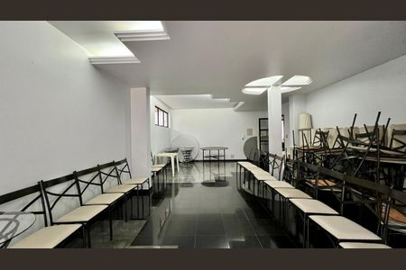 Apartamento à venda com 240m², 4 quartos e 3 vagas Apartamento à venda com 240m², 4 quartos e 3 vagasÁrea comum - Salão de festas