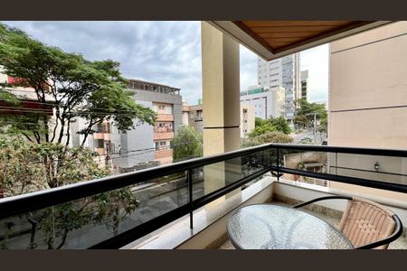 Apartamento à venda com 240m², 4 quartos e 3 vagas Apartamento à venda com 240m², 4 quartos e 3 vagasVaranda da Sala