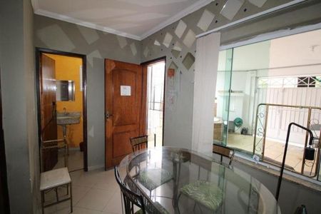Casa à venda com 100m², 2 quartos e 1 vaga