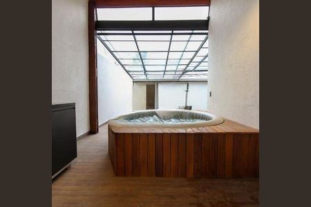 Casa à venda com 135m², 4 quartos e 1 vaga