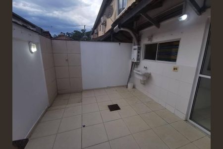Casa de condomínio à venda com 68m², 3 quartos e 1 vaga
