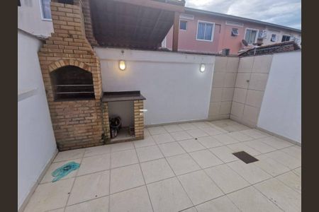 Casa de condomínio à venda com 68m², 3 quartos e 1 vaga