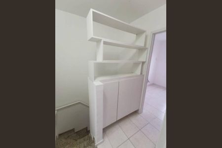 Casa de condomínio à venda com 68m², 3 quartos e 1 vaga