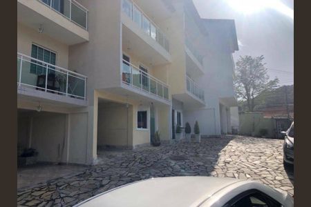 Casa de condomínio à venda com 120m², 3 quartos e 3 vagas