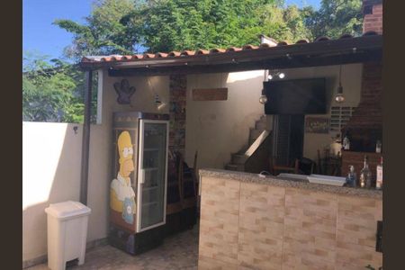 Casa de condomínio à venda com 120m², 3 quartos e 3 vagas