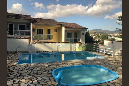 Casa de condomínio à venda com 120m², 3 quartos e 3 vagas