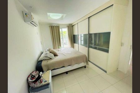 Casa de condomínio à venda com 300m², 4 quartos e 4 vagas