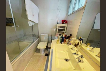 Casa de condomínio à venda com 300m², 4 quartos e 4 vagas