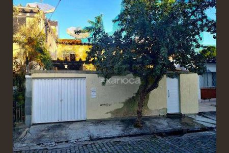 Casa de condomínio à venda com 150m², 4 quartos e 2 vagas
