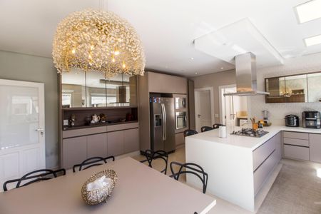 Casa à venda com 451m², 4 quartos e 2 vagas Casa à venda com 451m², 4 quartos e 2 vagasCozinha