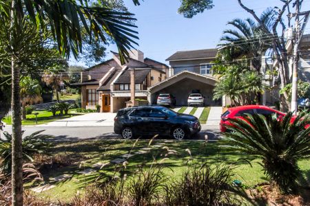 Casa à venda com 451m², 4 quartos e 2 vagas Casa à venda com 451m², 4 quartos e 2 vagasVista da Rua