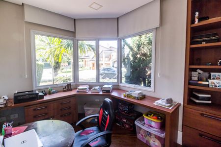 Casa à venda com 451m², 4 quartos e 2 vagas Casa à venda com 451m², 4 quartos e 2 vagasEscritório