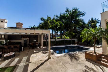 Casa à venda com 451m², 4 quartos e 2 vagas Casa à venda com 451m², 4 quartos e 2 vagasVista