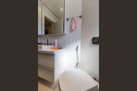 Casa à venda com 451m², 4 quartos e 2 vagas Casa à venda com 451m², 4 quartos e 2 vagasBanheiro da Suíte 4