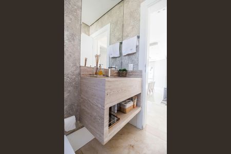 Casa à venda com 451m², 4 quartos e 2 vagas Casa à venda com 451m², 4 quartos e 2 vagasLavabo