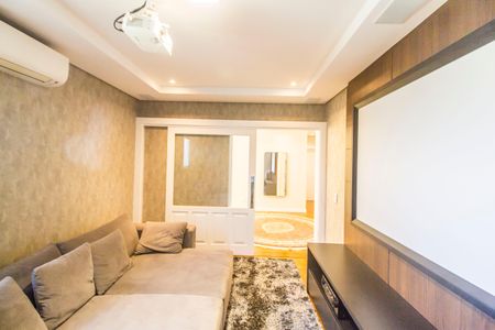 Casa à venda com 451m², 4 quartos e 2 vagas Casa à venda com 451m², 4 quartos e 2 vagasSala