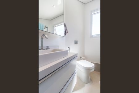 Casa à venda com 451m², 4 quartos e 2 vagas Casa à venda com 451m², 4 quartos e 2 vagasBanheiro da Suíte 2