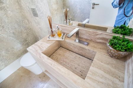 Casa à venda com 451m², 4 quartos e 2 vagas Casa à venda com 451m², 4 quartos e 2 vagasLavabo