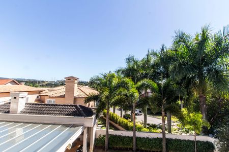 Casa à venda com 451m², 4 quartos e 2 vagas Casa à venda com 451m², 4 quartos e 2 vagasVista da Suíte 2