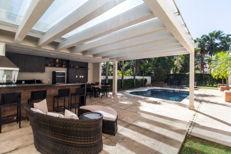 Casa à venda com 451m², 4 quartos e 2 vagas Casa à venda com 451m², 4 quartos e 2 vagasÁrea gourmet