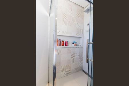 Casa à venda com 451m², 4 quartos e 2 vagas Casa à venda com 451m², 4 quartos e 2 vagasBanheiro da Suíte 4