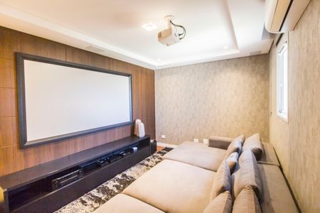 Casa à venda com 451m², 4 quartos e 2 vagas Casa à venda com 451m², 4 quartos e 2 vagasSala