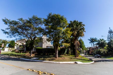 Casa à venda com 451m², 4 quartos e 2 vagas Casa à venda com 451m², 4 quartos e 2 vagasVista da Rua