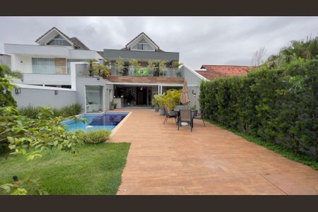 Casa de condomínio à venda com 420m², 5 quartos e 3 vagas