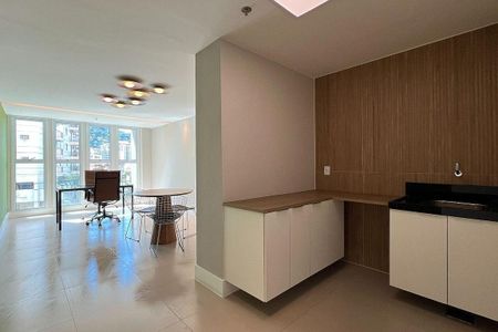 Apartamento à venda com 121m², 3 quartos e sem vaga