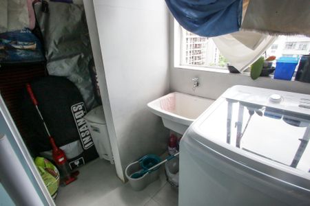 Apartamento à venda com 74m², 2 quartos e 1 vagaÁrea de Serviço