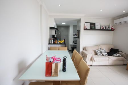 Sala de apartamento à venda com 2 quartos, 74m² em Jacarepaguá, Rio de Janeiro