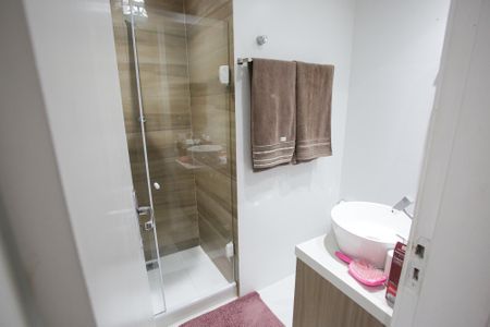 Apartamento à venda com 74m², 2 quartos e 1 vagaBanheiro Social