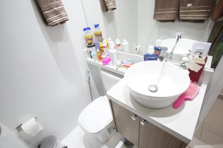 Apartamento à venda com 74m², 2 quartos e 1 vagaBanheiro Social