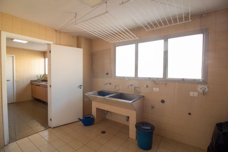 Apartamento para alugar com 207m², 3 quartos e 2 vagas Apartamento para alugar com 207m², 3 quartos e 2 vagasÁrea de Serviço