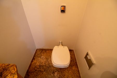 Apartamento para alugar com 207m², 3 quartos e 2 vagas Apartamento para alugar com 207m², 3 quartos e 2 vagasLavabo