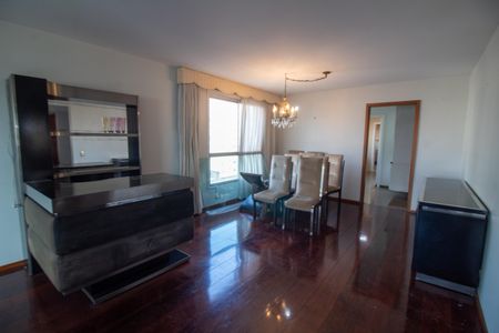 Apartamento para alugar com 207m², 3 quartos e 2 vagas Apartamento para alugar com 207m², 3 quartos e 2 vagasSala