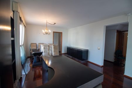 Apartamento para alugar com 207m², 3 quartos e 2 vagas Apartamento para alugar com 207m², 3 quartos e 2 vagasSala