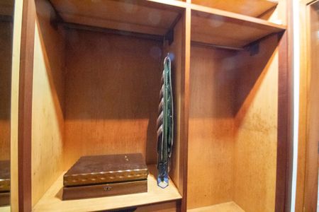 Apartamento para alugar com 207m², 3 quartos e 2 vagas Apartamento para alugar com 207m², 3 quartos e 2 vagasCloset Suite