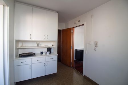 Apartamento para alugar com 207m², 3 quartos e 2 vagas Apartamento para alugar com 207m², 3 quartos e 2 vagasCopa