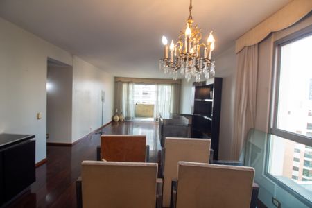 Apartamento para alugar com 207m², 3 quartos e 2 vagas Apartamento para alugar com 207m², 3 quartos e 2 vagasSala