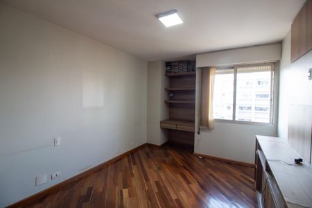 Apartamento para alugar com 207m², 3 quartos e 2 vagas Apartamento para alugar com 207m², 3 quartos e 2 vagasQuarto 2