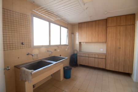 Apartamento para alugar com 207m², 3 quartos e 2 vagas Apartamento para alugar com 207m², 3 quartos e 2 vagasÁrea de Serviço