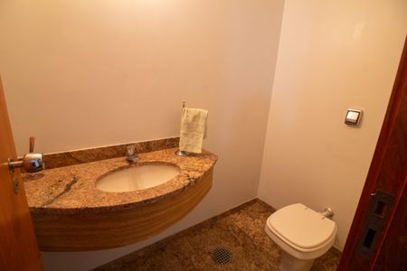 Apartamento para alugar com 207m², 3 quartos e 2 vagas Apartamento para alugar com 207m², 3 quartos e 2 vagasLavabo