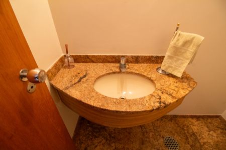 Apartamento para alugar com 207m², 3 quartos e 2 vagas Apartamento para alugar com 207m², 3 quartos e 2 vagasLavabo