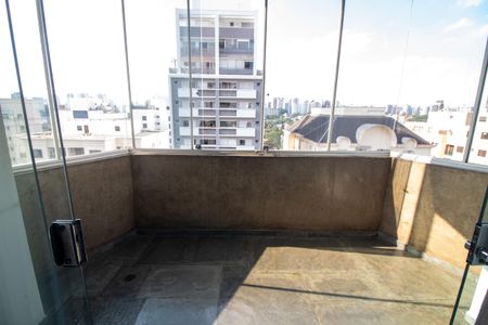 Apartamento para alugar com 207m², 3 quartos e 2 vagas Apartamento para alugar com 207m², 3 quartos e 2 vagasVaranda