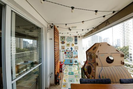 Apartamento à venda com 104m², 3 quartos e 2 vagas Apartamento à venda com 104m², 3 quartos e 2 vagasVaranda