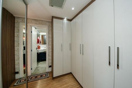 Apartamento à venda com 104m², 3 quartos e 2 vagas Apartamento à venda com 104m², 3 quartos e 2 vagasCloset Suíte