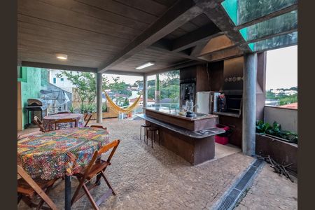 Casa à venda com 346m², 4 quartos e 4 vagas